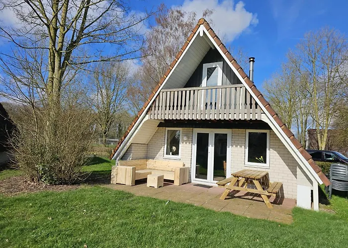 6 Pers. Vakantiehuis Aan Visvijver Op Vakantiepark, Time4Vacay