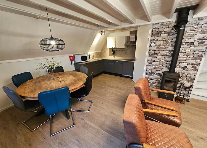 6 Pers. Vakantiehuis Aan Visvijver Op Vakantiepark, Time4Vacay