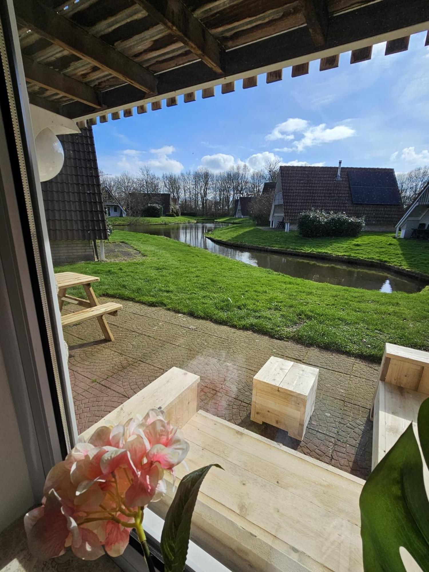6 Pers. Aan Visvijver Op Vakantiepark, Time4vacay Gramsbergen