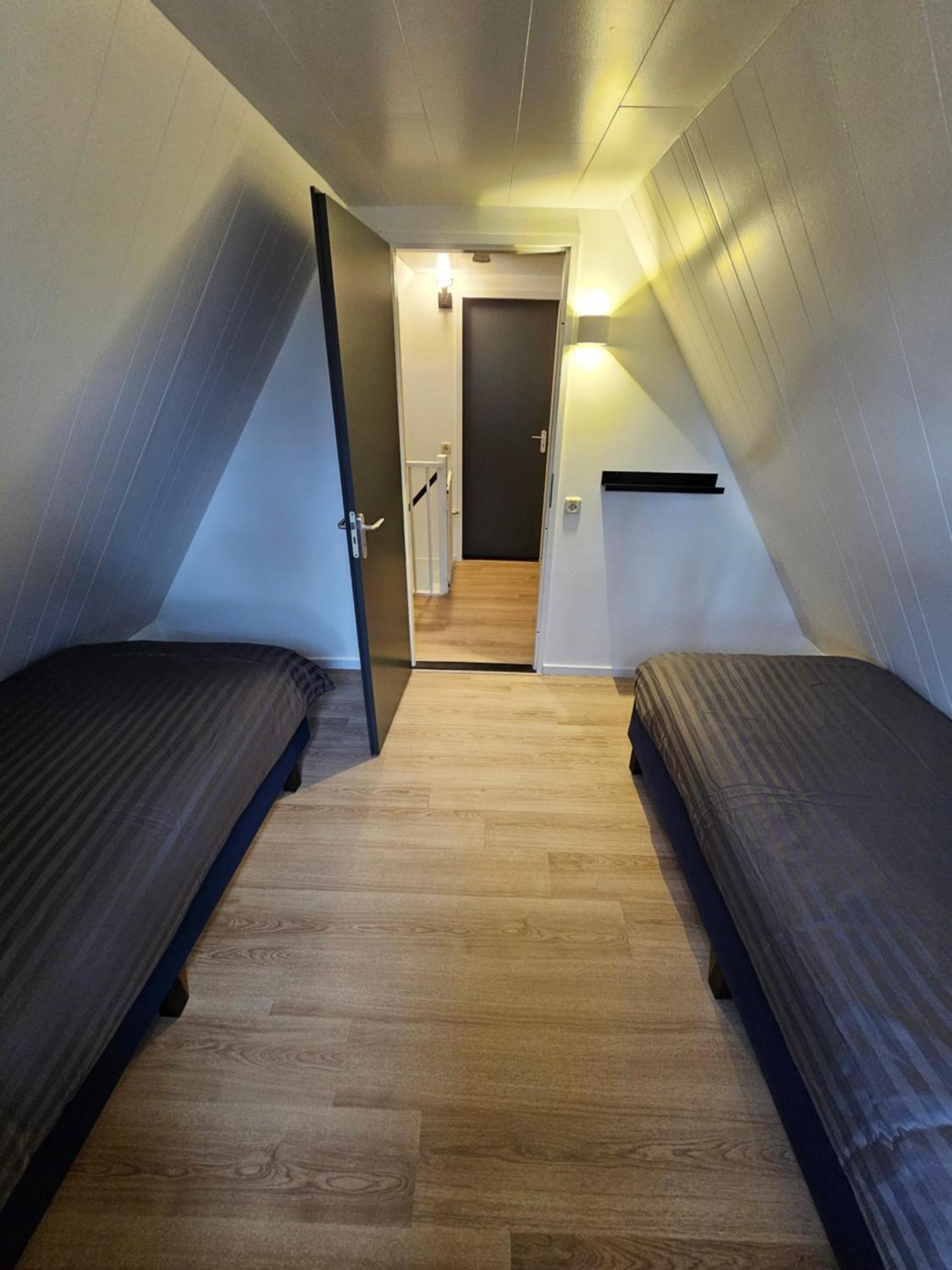 6 Pers. Aan Visvijver Op Vakantiepark, Time4vacay Holiday home Gramsbergen