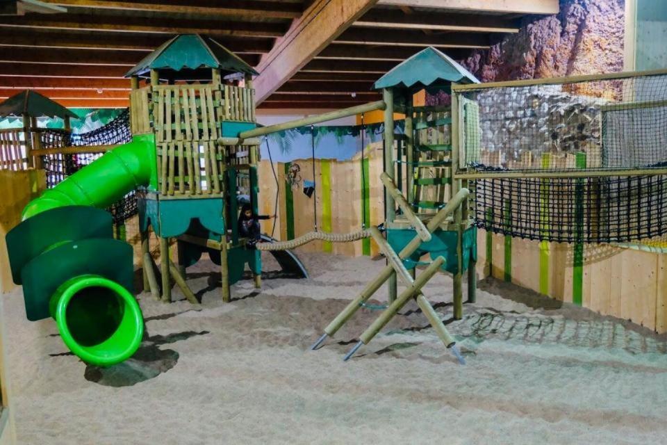 6 Pers. Aan Visvijver Op Vakantiepark, Time4vacay Gramsbergen