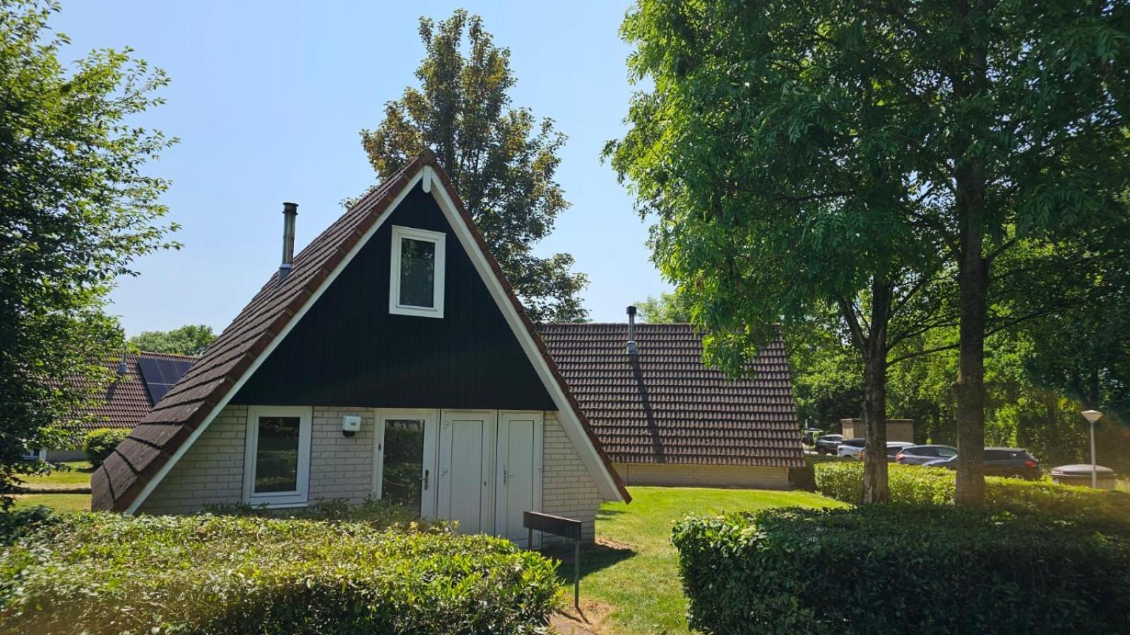 6 Pers. Aan Visvijver Op Vakantiepark, Time4vacay Holiday home Gramsbergen